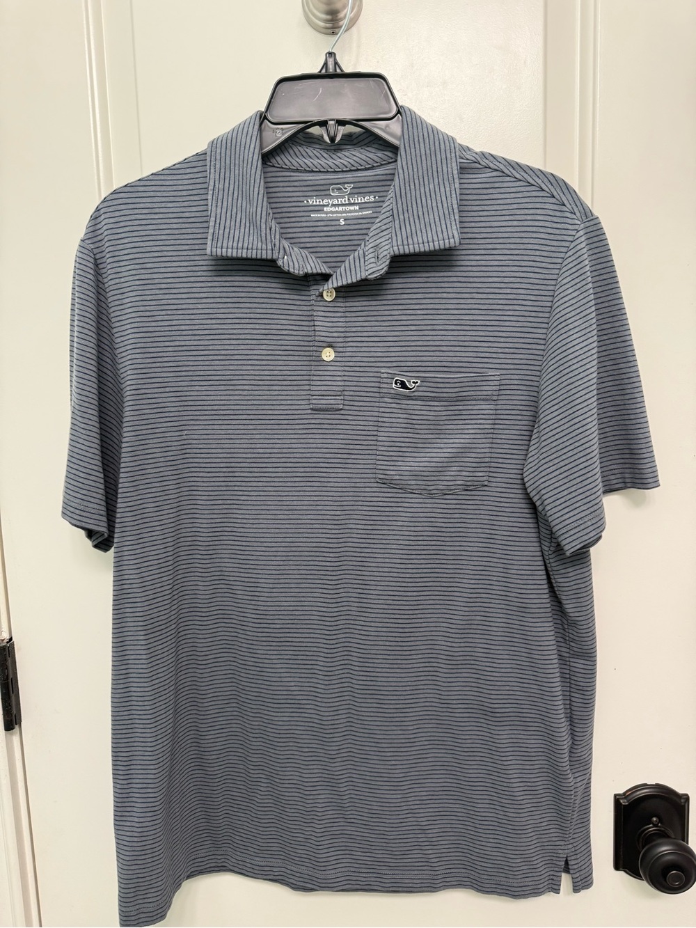 Vineyard Vines men's Small Edgartown polo.
Charcoal with navy stripe.